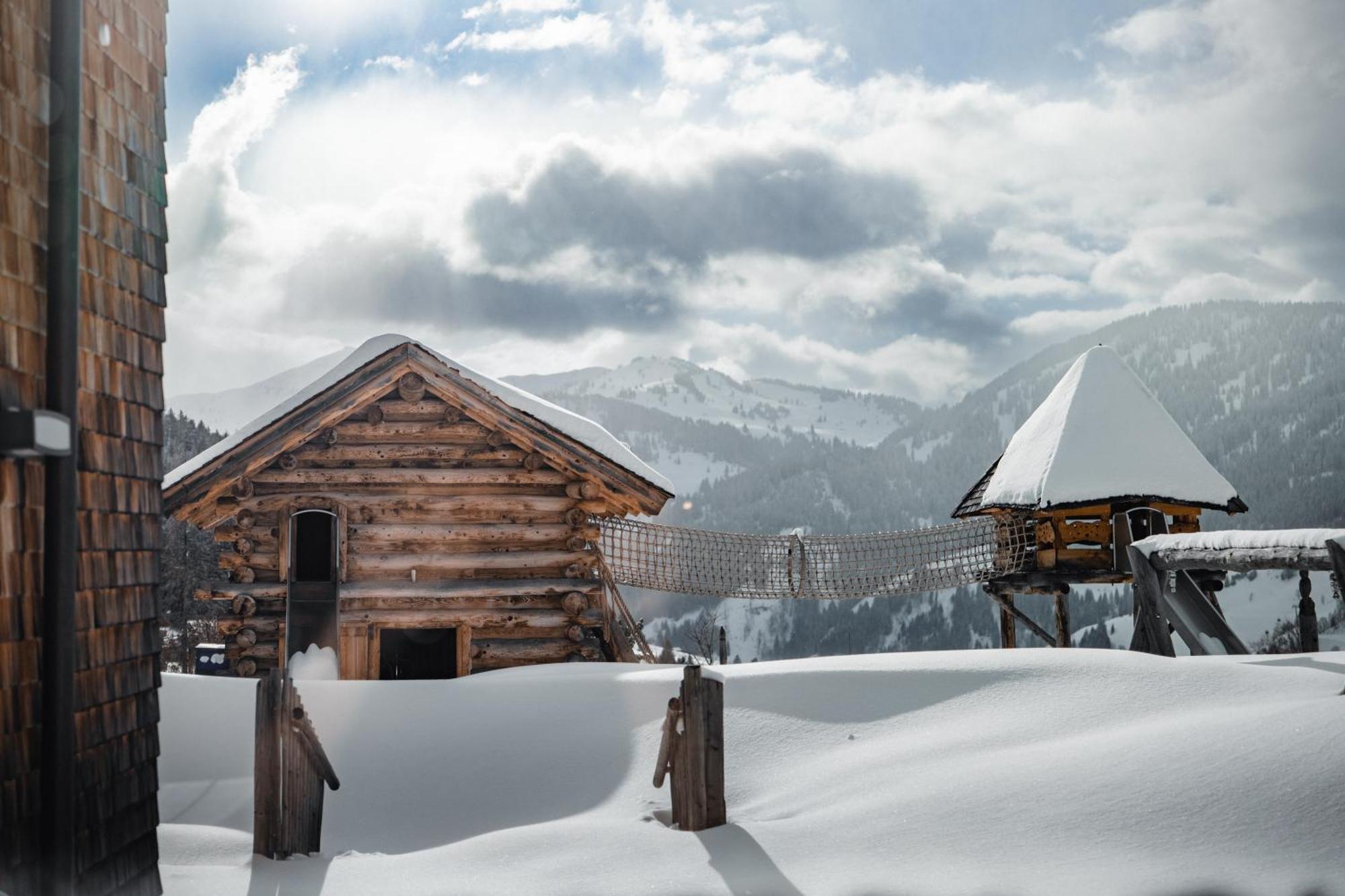 Uebergossene Alm Resort Dienten am Hochkönig Buitenkant foto