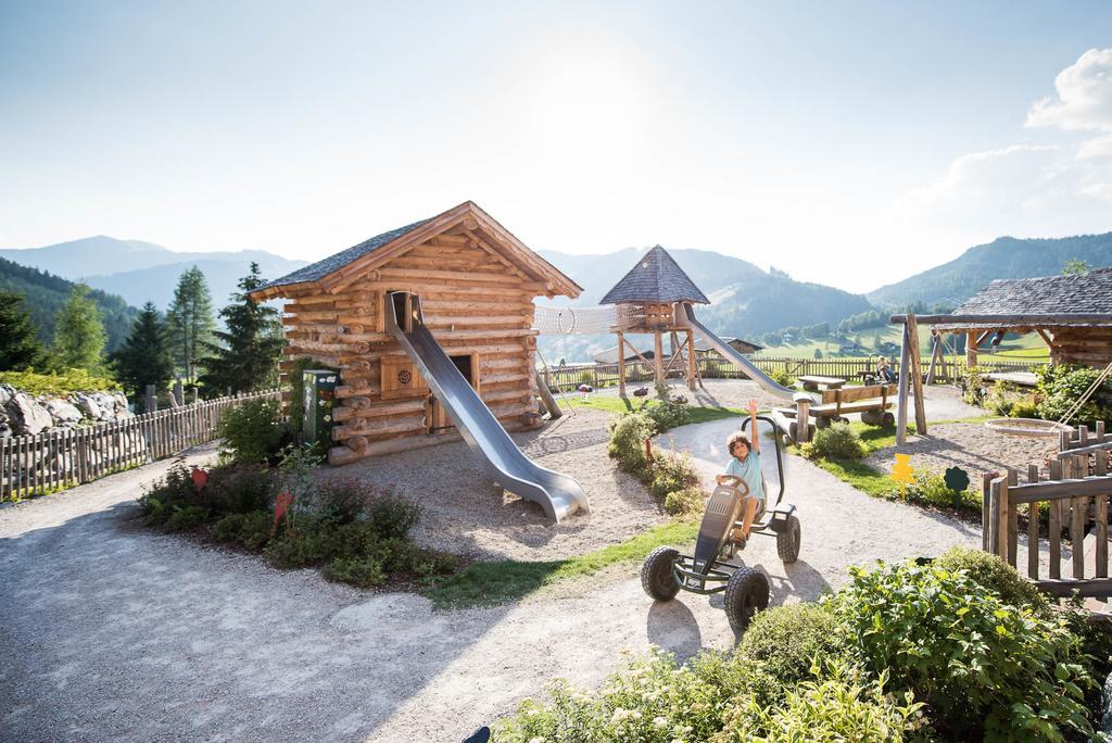 Uebergossene Alm Resort Dienten am Hochkönig Buitenkant foto