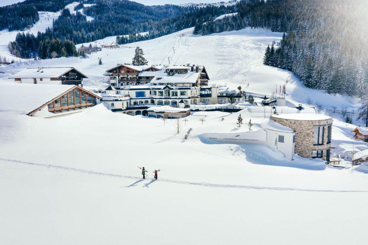 Uebergossene Alm Resort Dienten am Hochkönig Buitenkant foto